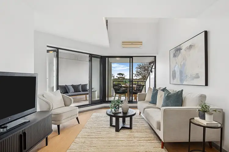 202/128 Sailors Bay Road