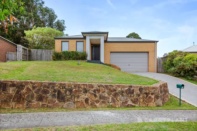 16 Sutherland Way, Drouin VIC 3818