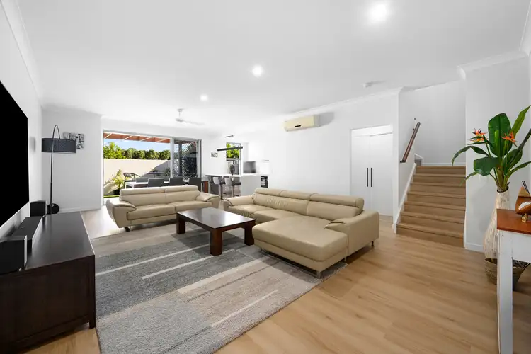 18/1 Waters Close, Hope Island QLD 4212