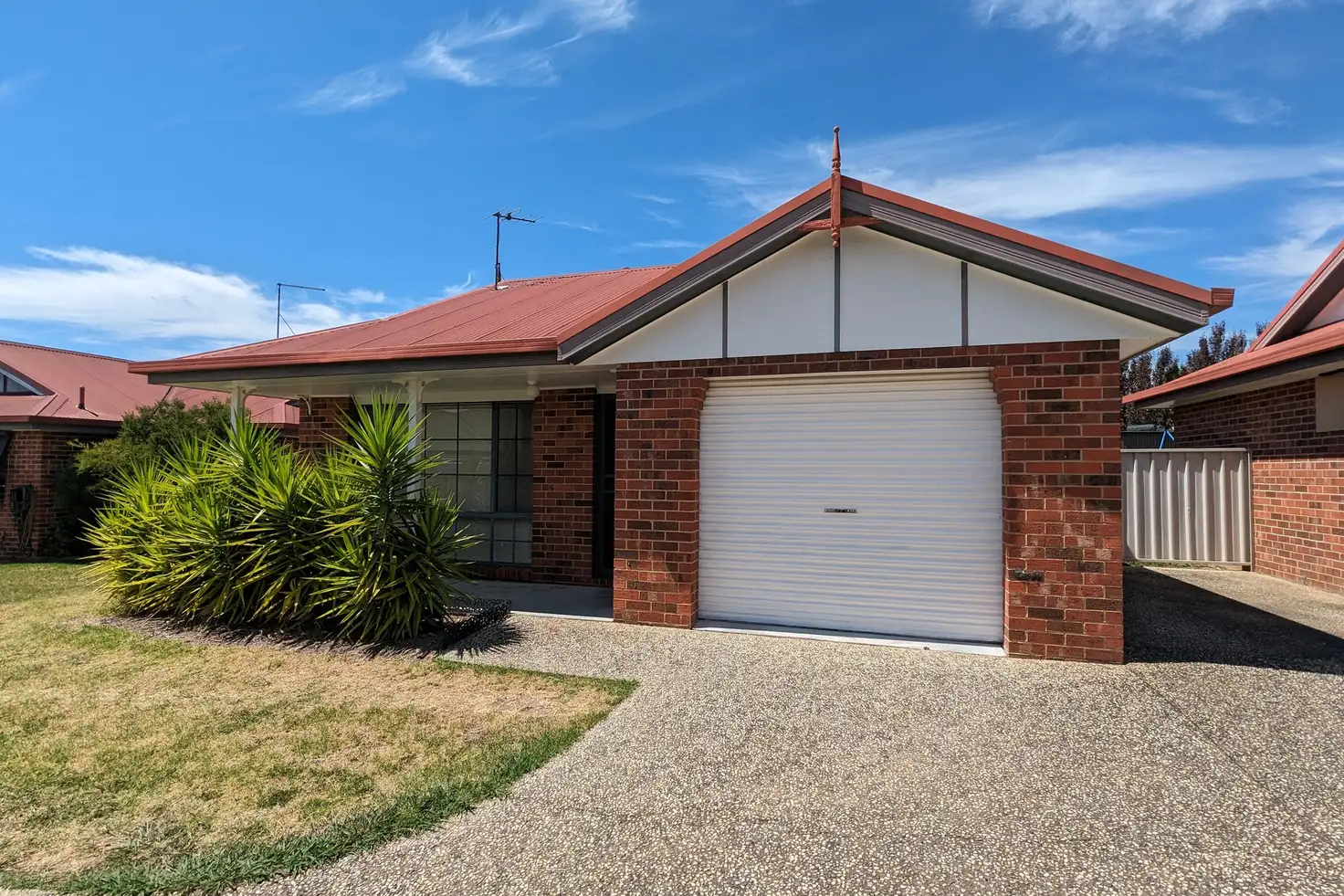 Main view of Homely unit listing, 2/45 Kingfisher Drive, Wodonga VIC 3690