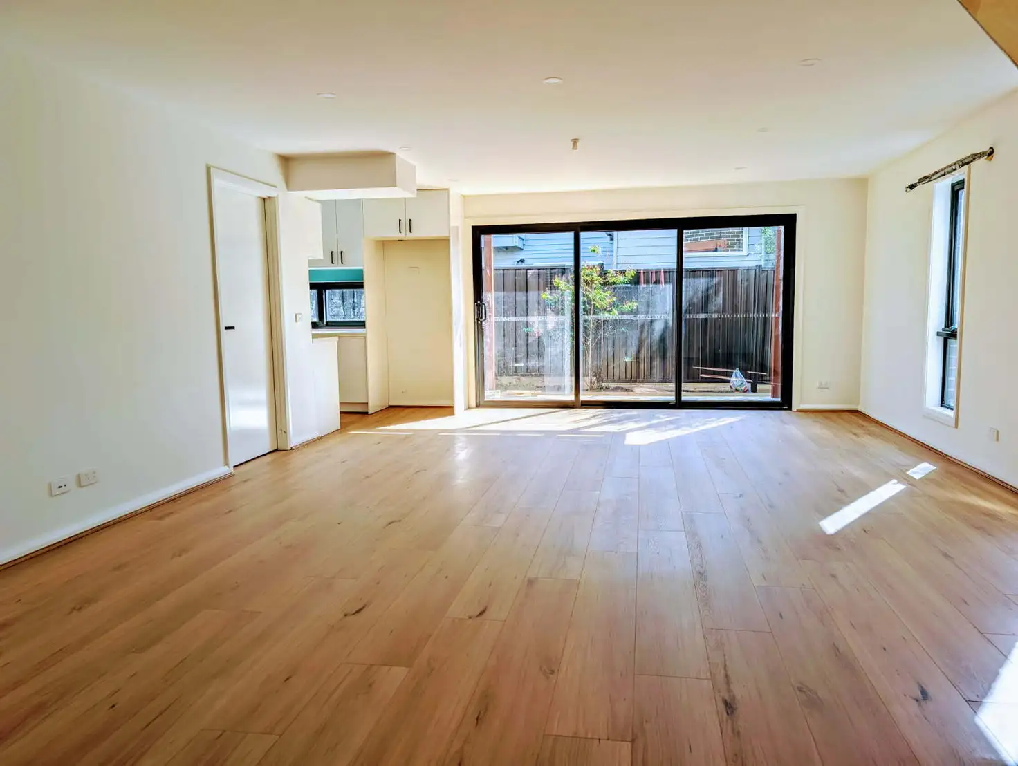 Main view of Homely townhouse listing, 2/12B Anderson Street, Frankston VIC 3199