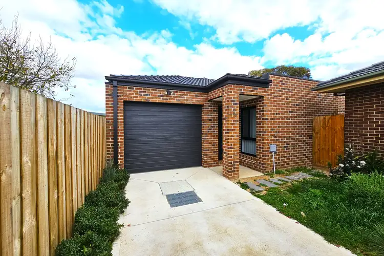 5a Essex Drive, Melton VIC 3337