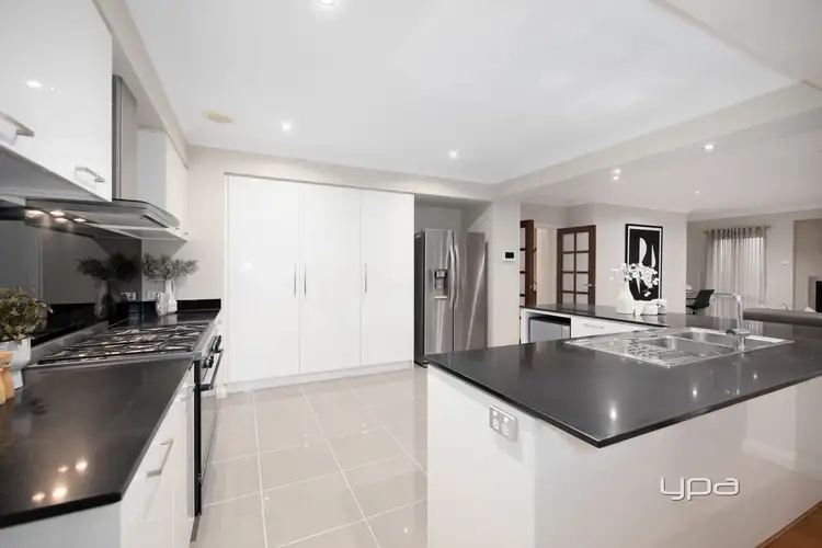 Fifth view of Homely house listing, 32 Ashbury Grove, Hillside VIC 3037