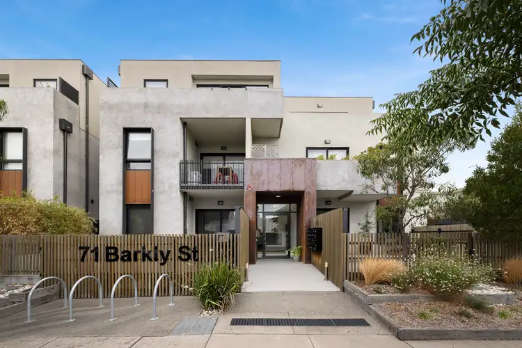 204/71 Barkly Street