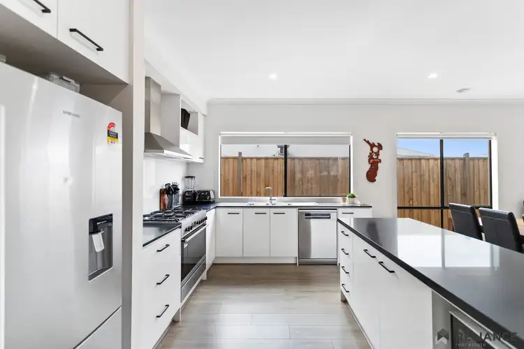 7 Benhar Street, Thornhill Park VIC 3335