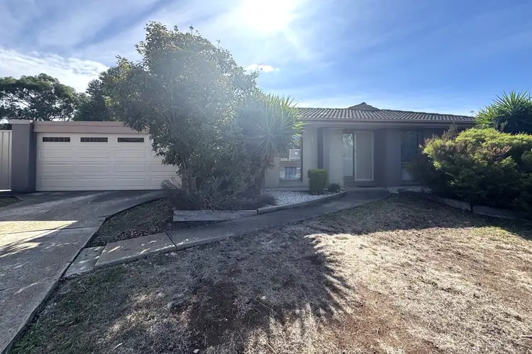 3 Friar Place, Melton West VIC 3337