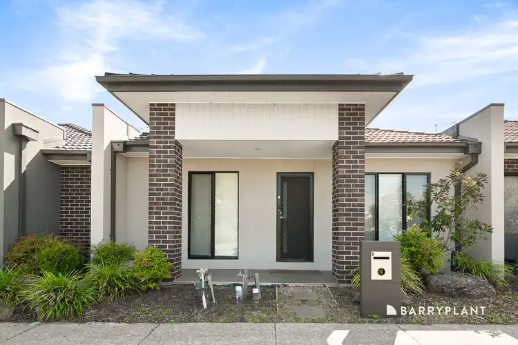 8 Lefroy Walk, Wollert VIC 3750
