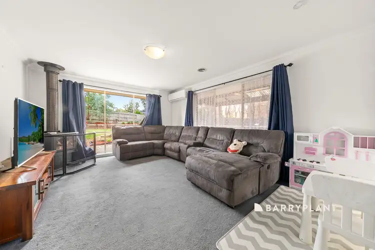 Fifth view of Homely house listing, 18 Jarrah Court, Pakenham VIC 3810
