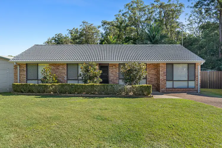 7 Castell Close