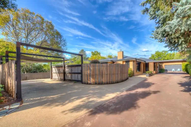 4 Halinka Court, Bright VIC 3741