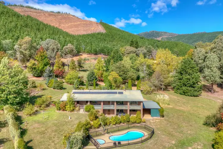 7 Walkers Lane, Bright VIC 3741