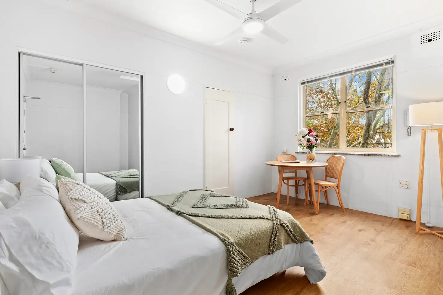 Main view of Homely studio listing, 29/76 Elizabeth Bay Road, Elizabeth Bay NSW 2011