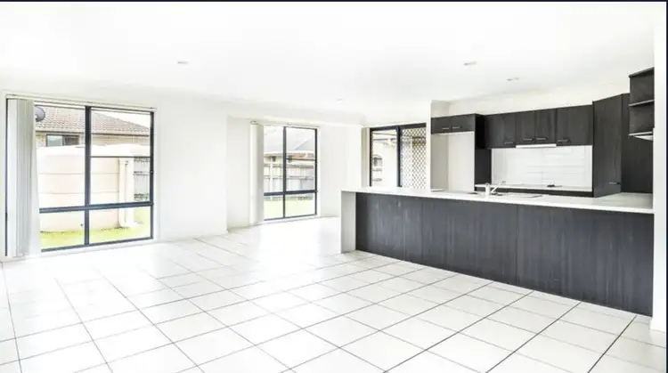 4 Rigden Close, Morayfield QLD 4506