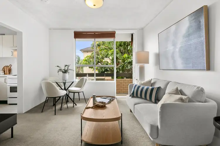 13/6 Trafalgar Street