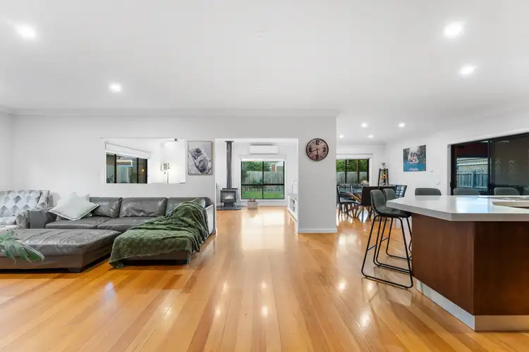 Fourth view of Homely house listing, 16 Glenview Court, Hillside VIC 3037