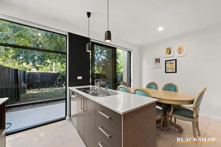 1/135 Limestone Avenue