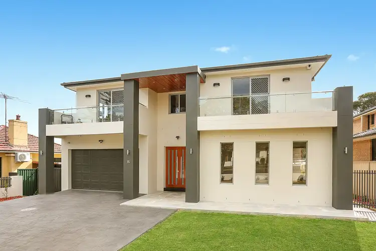 15 Amaroo Avenue