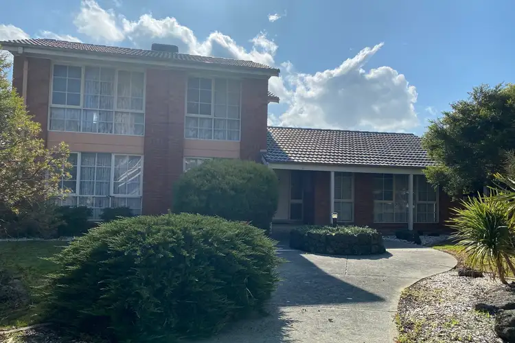 15 Clarke Crescent