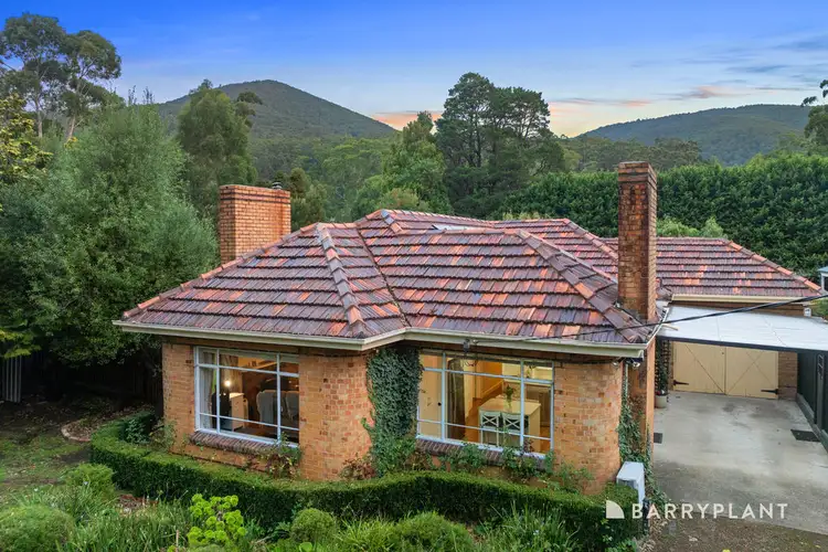 16 Woods Point Road, Warburton VIC 3799