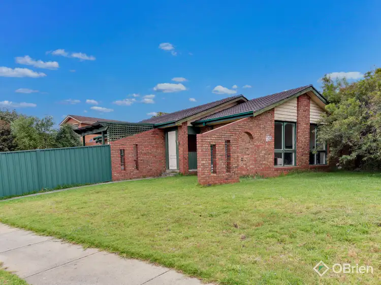 10 Angourie Crescent, Taylors Lakes VIC 3038