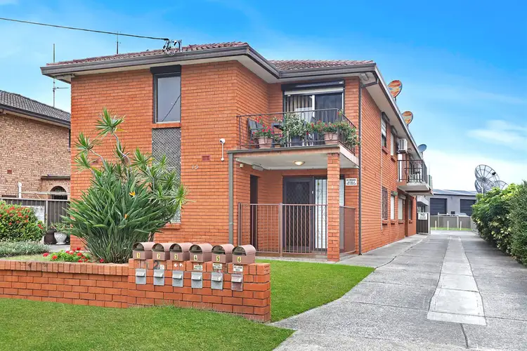 1/19 Kemblawarra Road