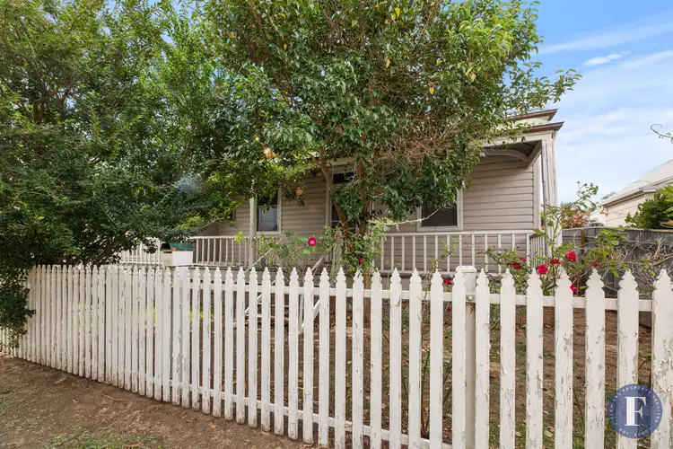 19 Binalong Street