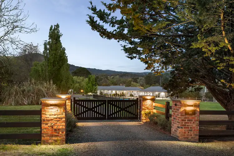 26 Honour Avenue, Mount Macedon VIC 3441