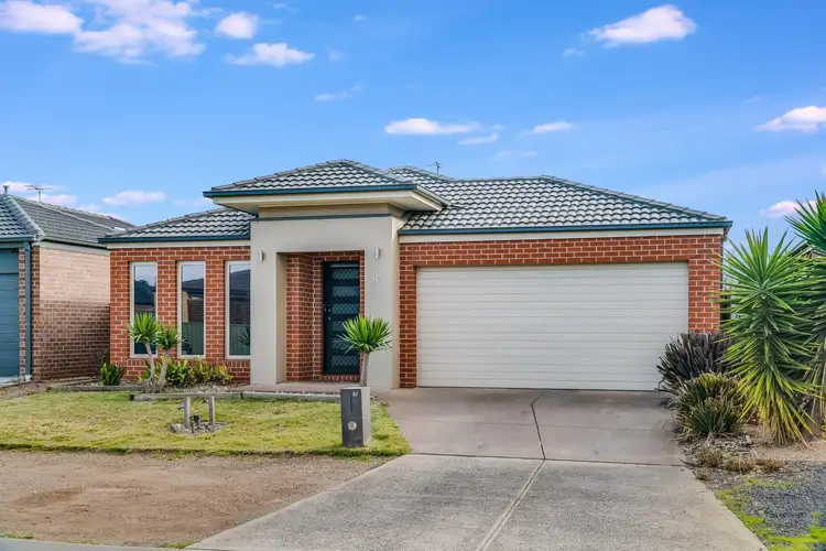 16 Reddington Way
