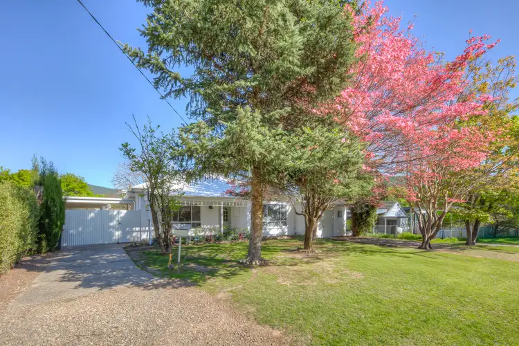 3 Station Street, Bright VIC 3741