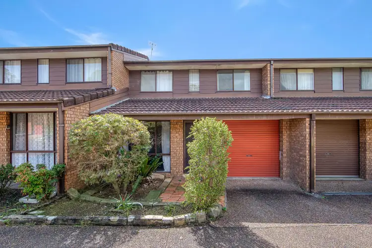 5/8 Warner Avenue, Wyong NSW 2259