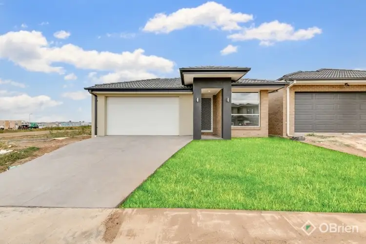 4 Catfish Street, Clyde North VIC 3978