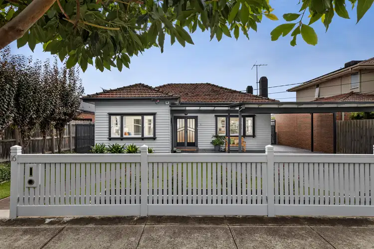 16 Batman Street, Aberfeldie VIC 3040
