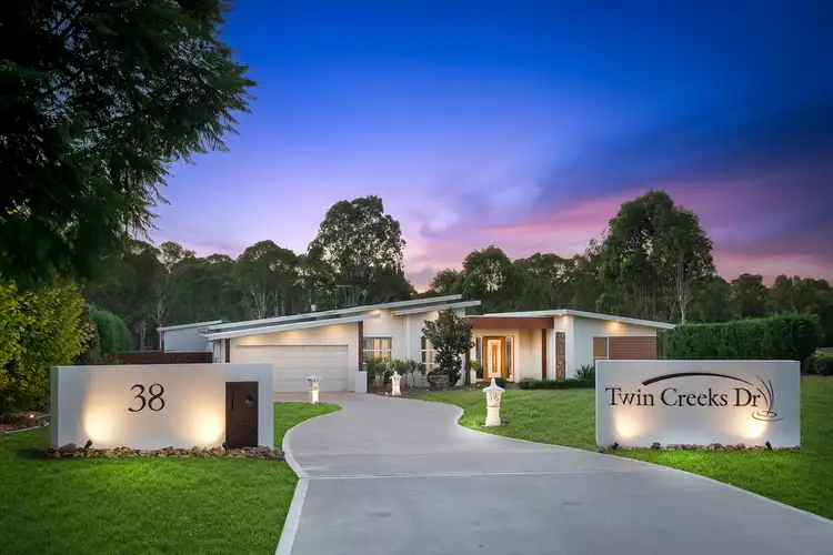 38 Twin Creeks Drive, Luddenham NSW 2745