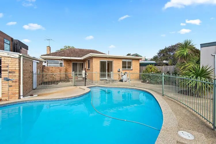 39 Fifth Street, Parkdale VIC 3195