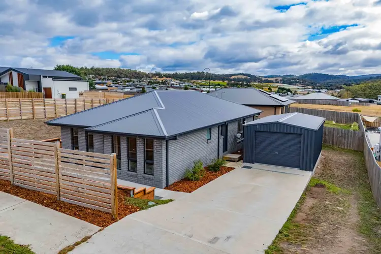 1 Vivian Drive, Rokeby TAS 7019