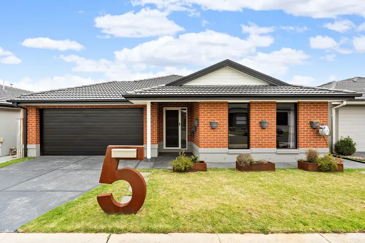 5 Ginger Crescent, Mickleham VIC 3064