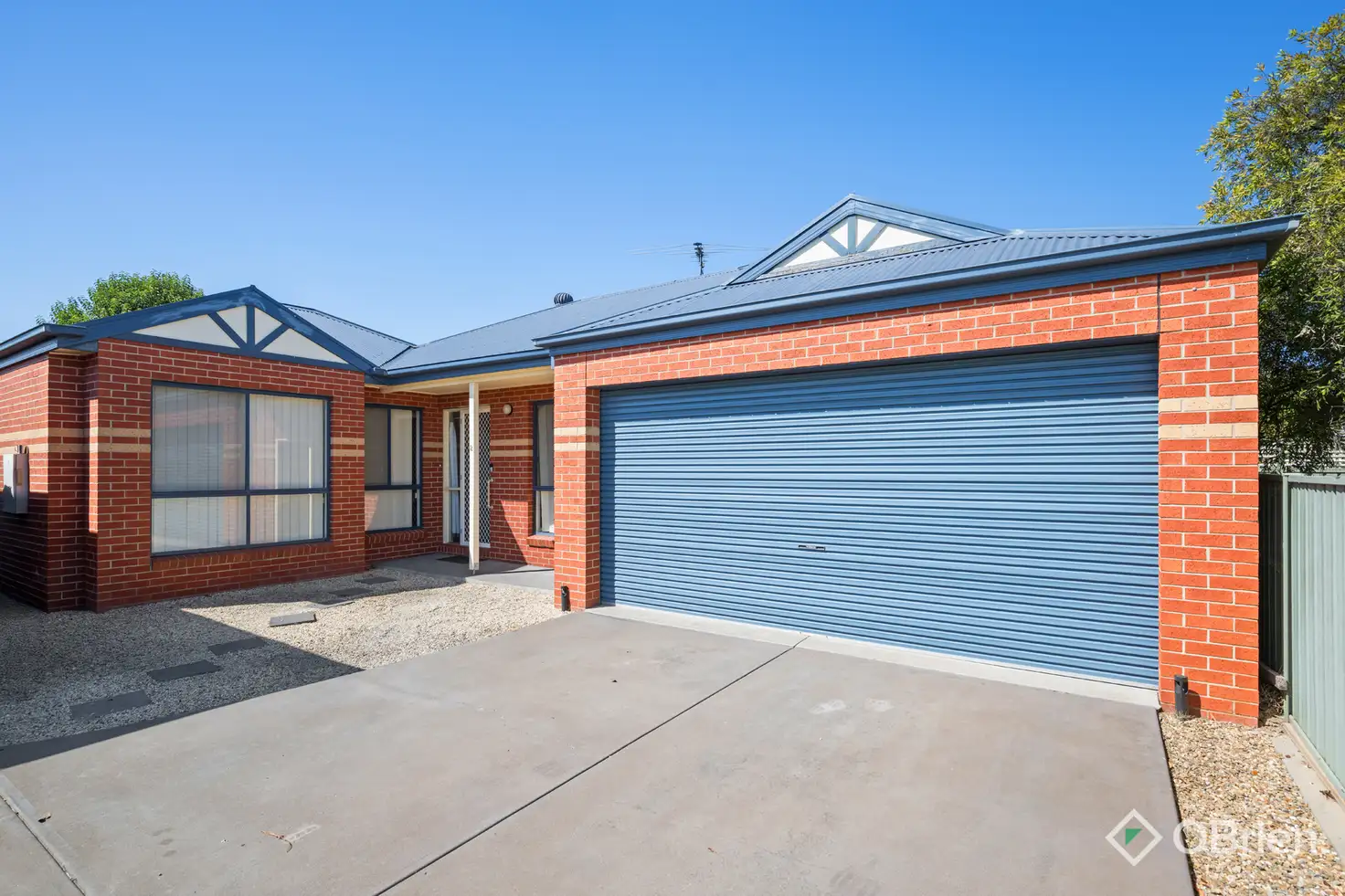 Main view of Homely townhouse listing, 2/4 Samantha Place, Wangaratta VIC 3677