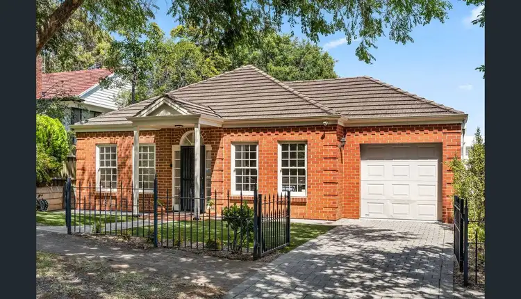 1A Kincardine Avenue