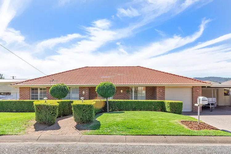 2 Warrah Drive, Tamworth NSW 2340