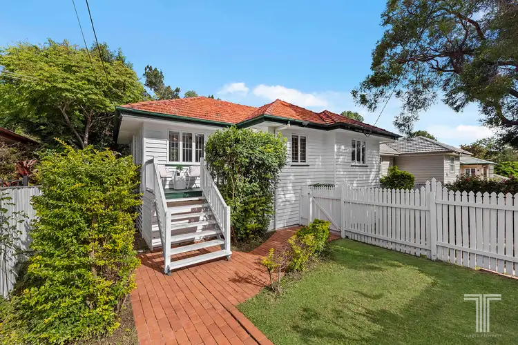 64 Marshall Road, Holland Park West QLD 4121