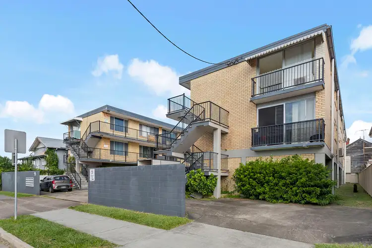 2/3 Heath Street