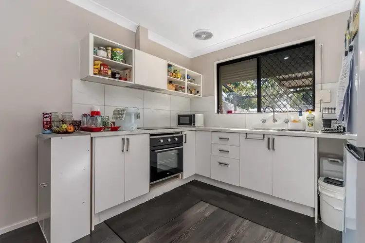 Fifth view of Homely semi-detached listing, 18B Cobham Way, Camillo WA 6111