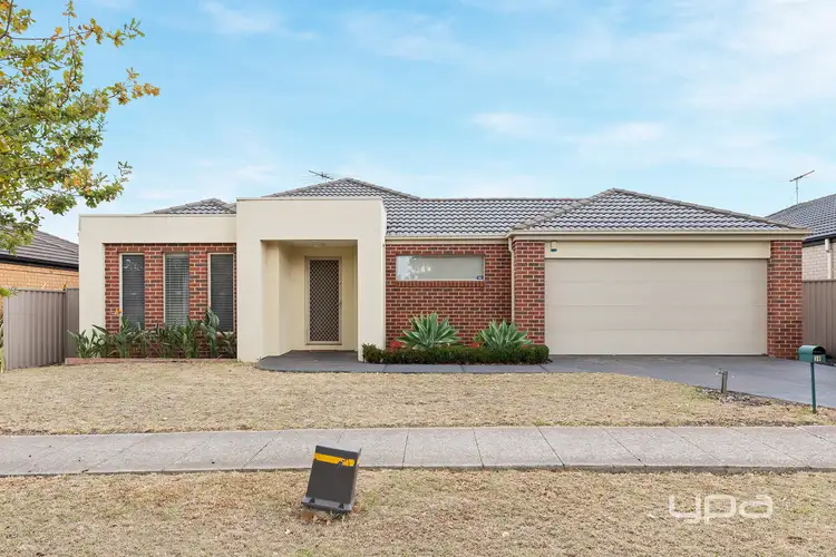 38 Oakview Parade, Caroline Springs VIC 3023
