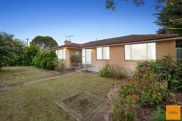 8 Brooklyn Road, Melton South VIC 3338