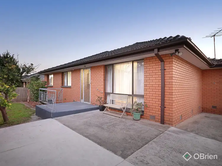 2/1 Oberon Avenue