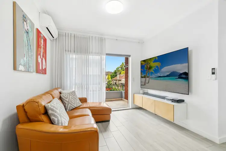 2/22 Shaftesbury Street, Carlton NSW 2218
