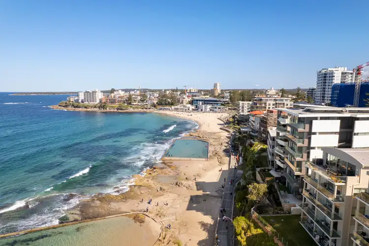 Main view of Homely unit listing, 2/33 The Esplanade, Cronulla NSW 2230