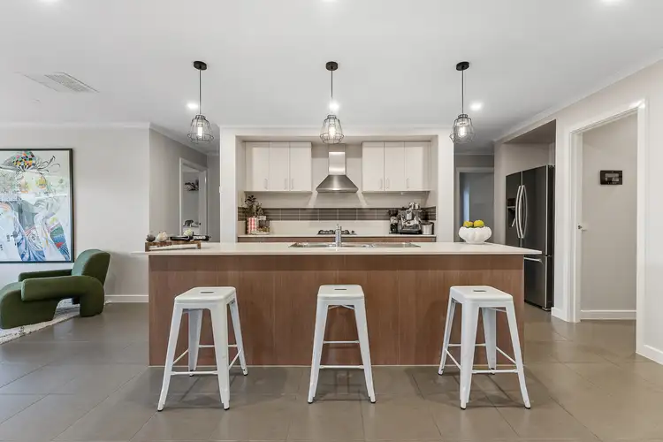 Fifth view of Homely house listing, 14 Kunuka Circuit, Caroline Springs VIC 3023