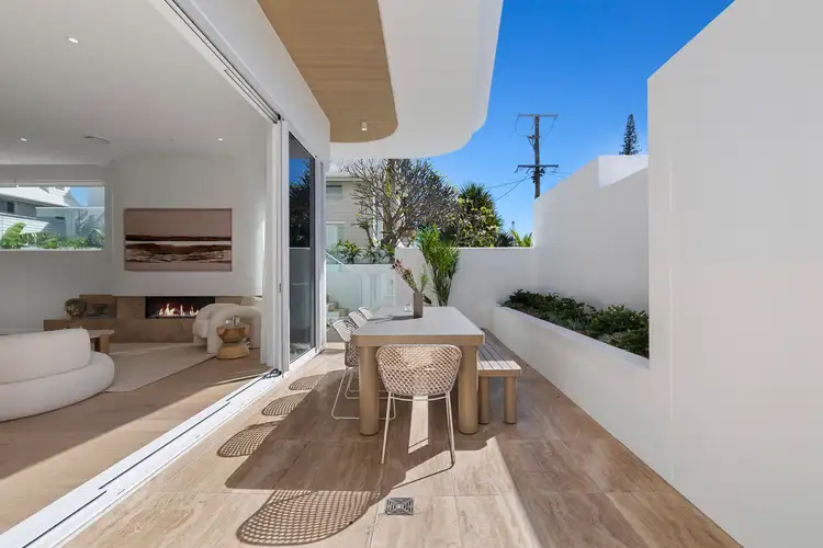 1/120-122 Albatross Avenue, Mermaid Beach QLD 4218