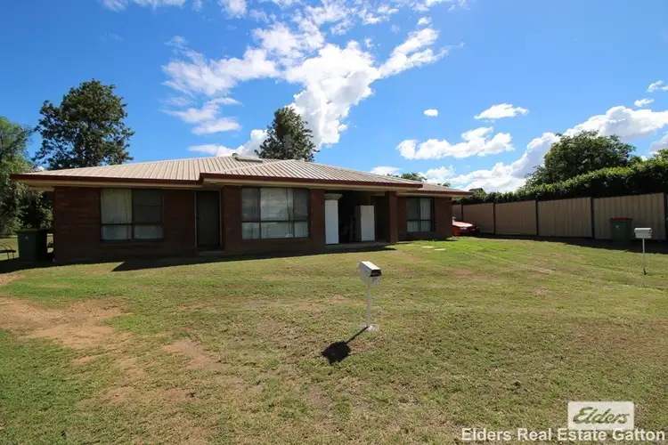 2/11 Robert Street, Grantham QLD 4347